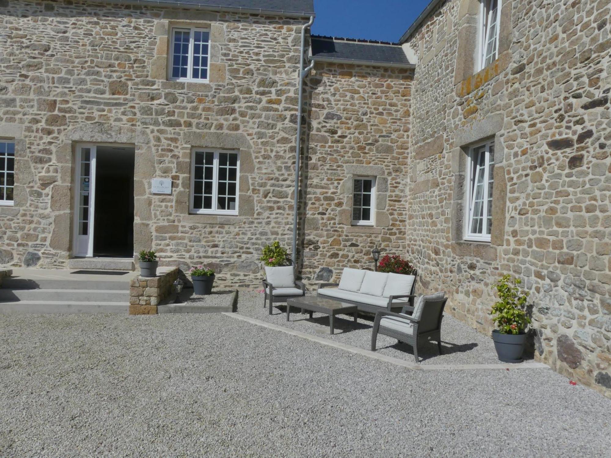 La Vallee Joly Le Vast Exterior photo