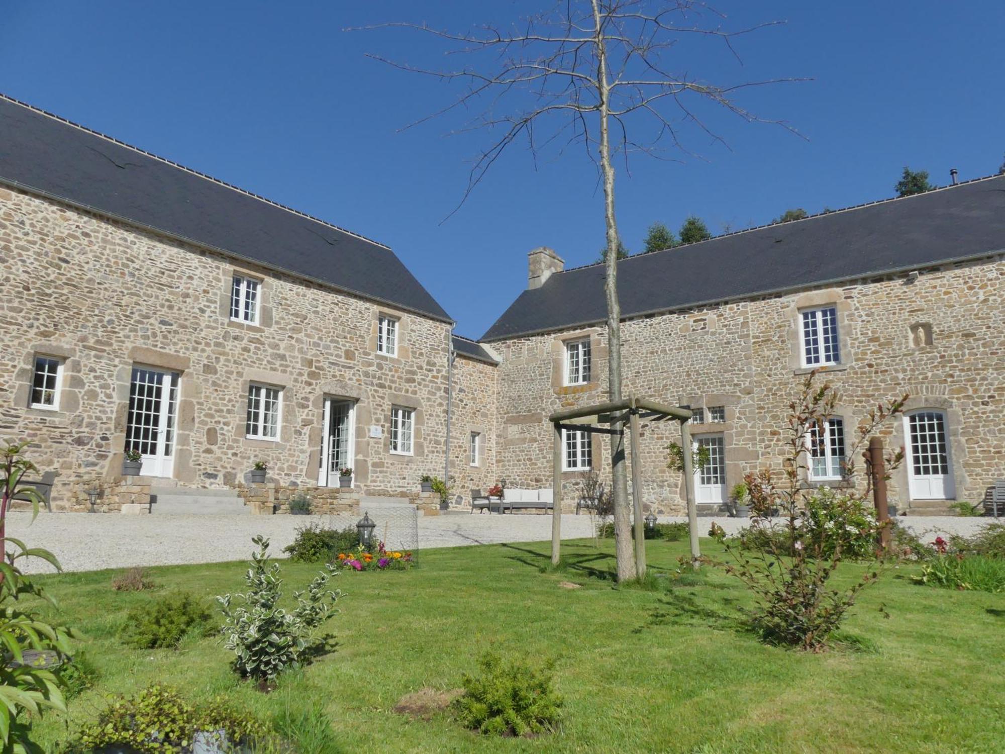 La Vallee Joly Le Vast Exterior photo